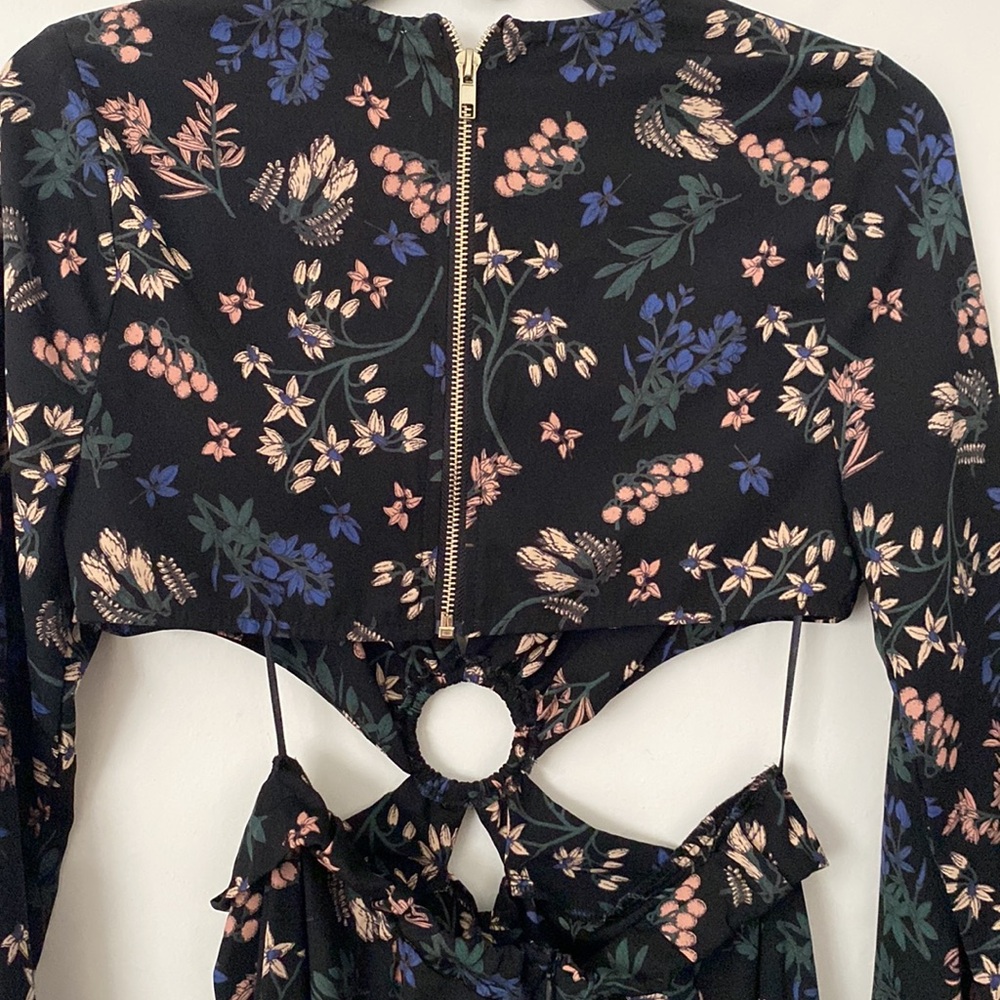 Floral Romper - Picture 5 of 7